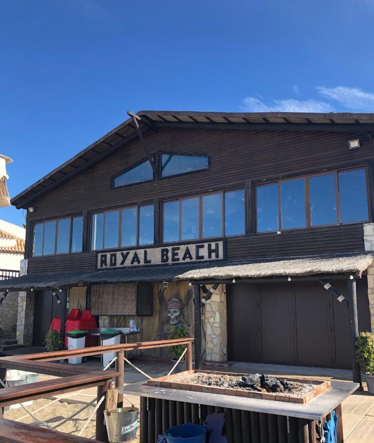 Beachfront Penthouse Apartment With Large Terrace And Breathtaking Sea Views Close To Marbella Spain Sitio de Calahonda 외부 사진