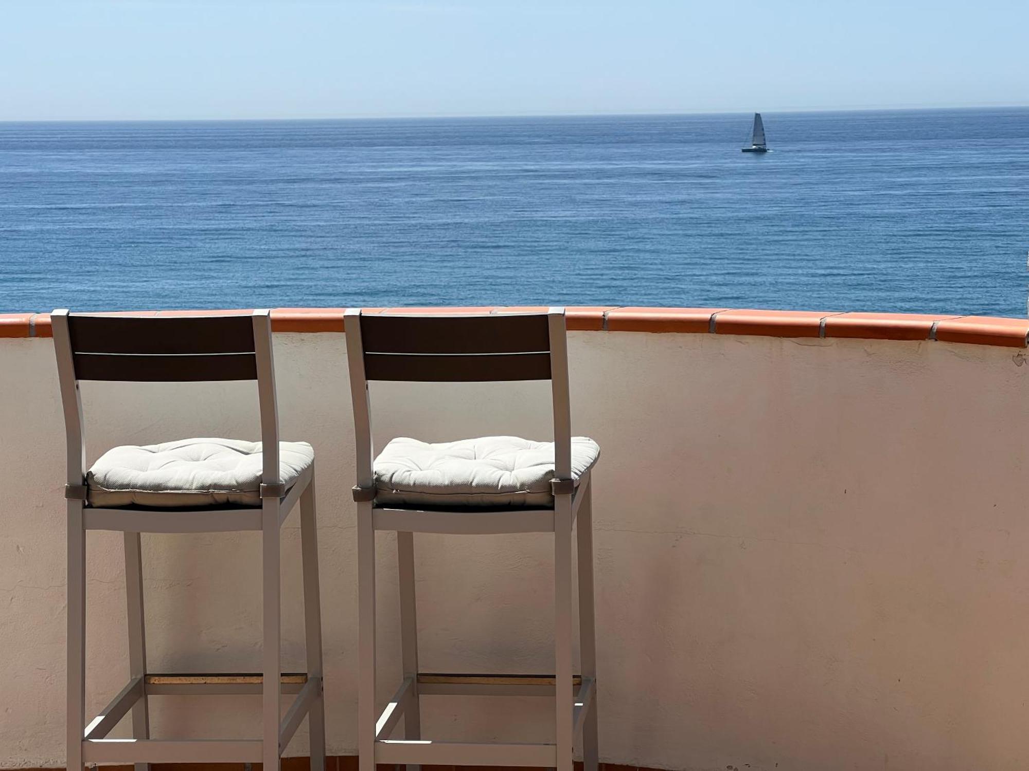 Beachfront Penthouse Apartment With Large Terrace And Breathtaking Sea Views Close To Marbella Spain Sitio de Calahonda 외부 사진