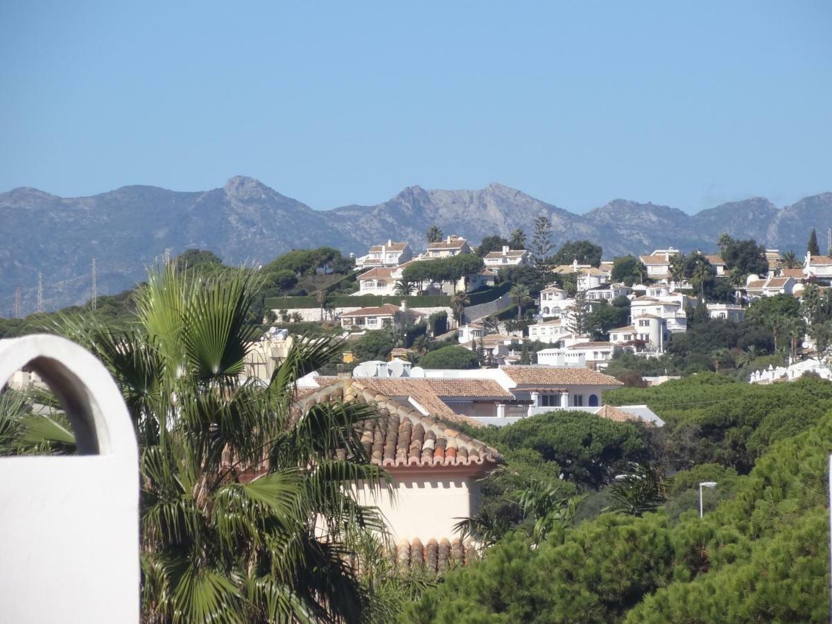 Beachfront Penthouse Apartment With Large Terrace And Breathtaking Sea Views Close To Marbella Spain Sitio de Calahonda 외부 사진