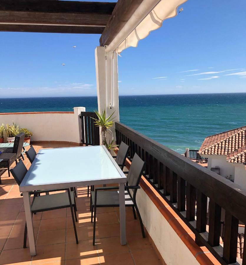 Beachfront Penthouse Apartment With Large Terrace And Breathtaking Sea Views Close To Marbella Spain Sitio de Calahonda 외부 사진