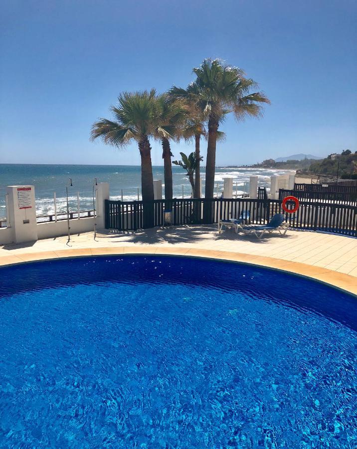 Beachfront Penthouse Apartment With Large Terrace And Breathtaking Sea Views Close To Marbella Spain Sitio de Calahonda 외부 사진